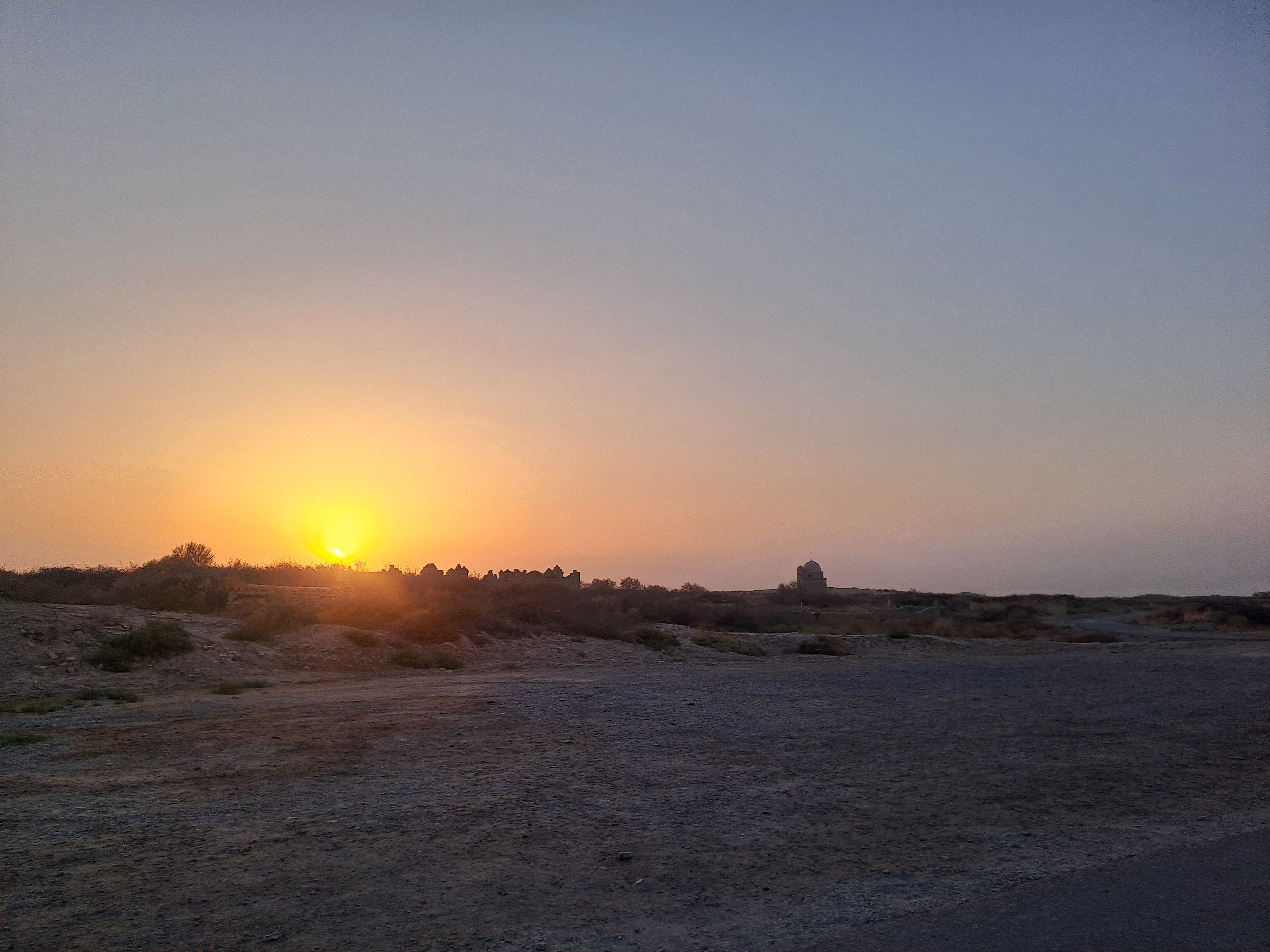 Darwaza gaz krateri geçe